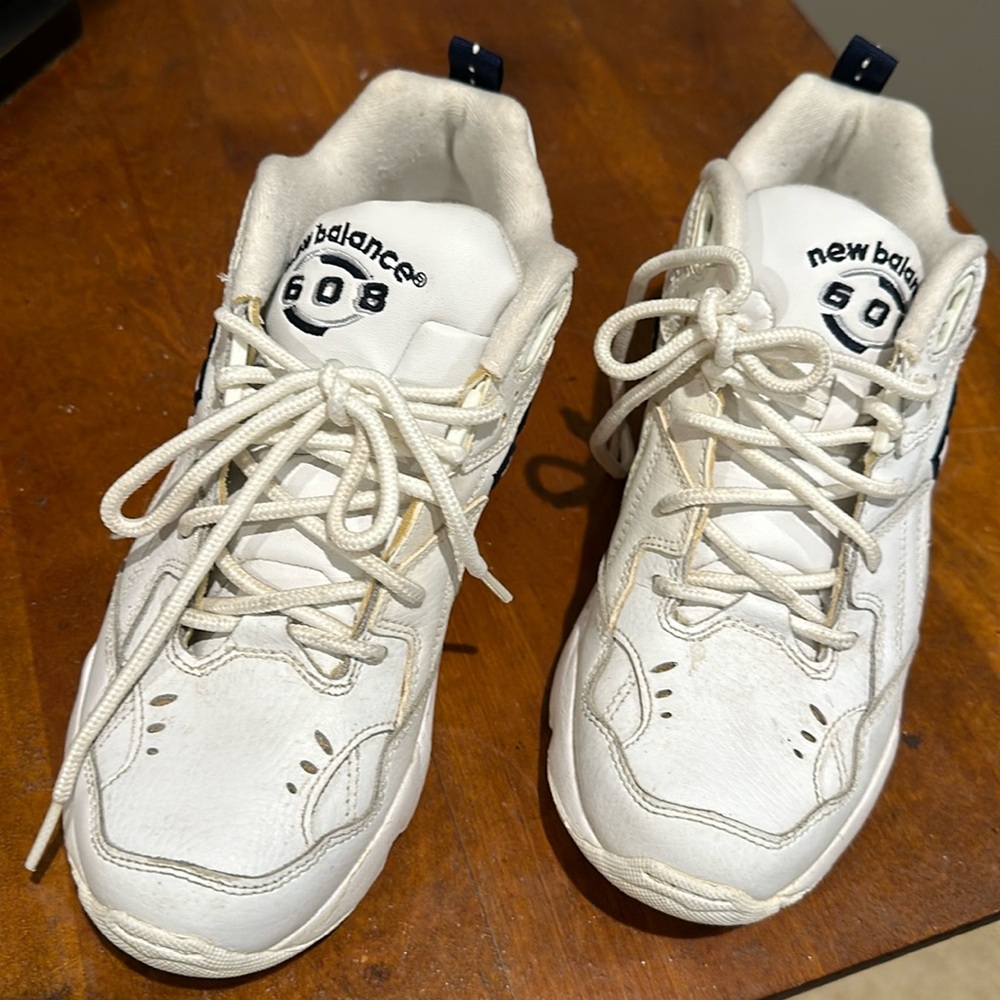 New Balance women's white sneakers New Balance 608 size 8